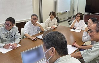 写真：会議風景