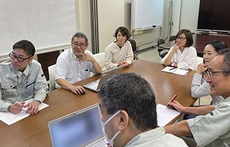 写真：会議風景